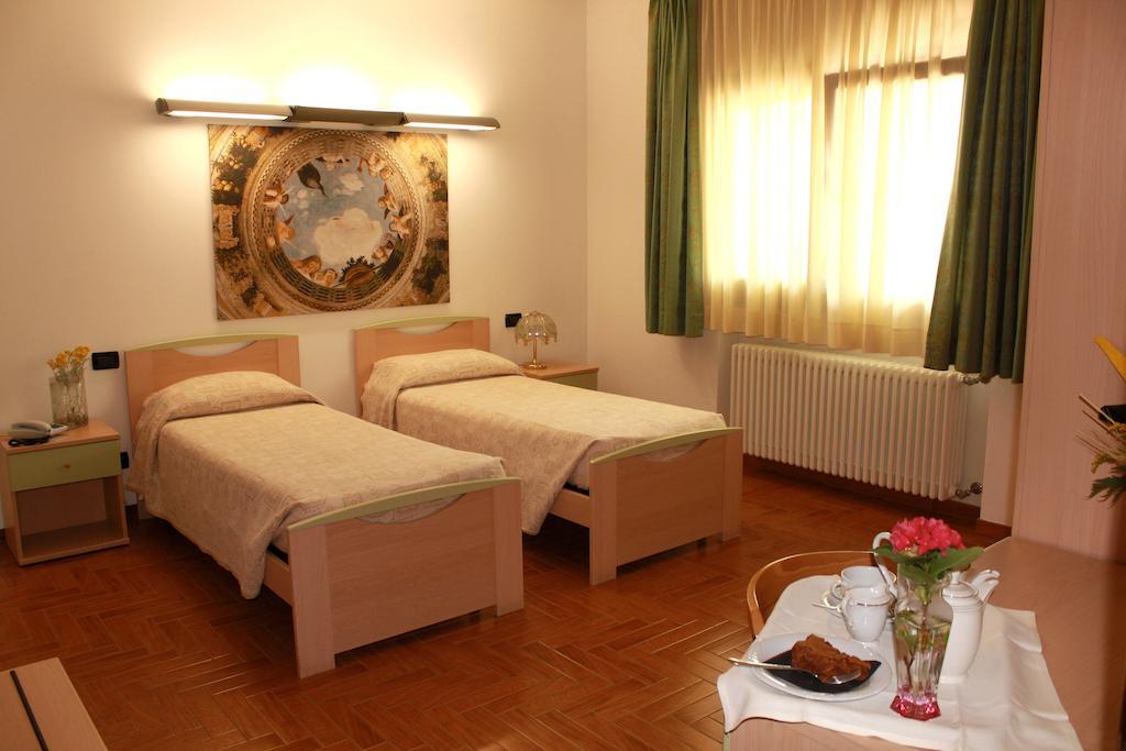 Albergo Ristorante Fratte Fregona Cameră foto